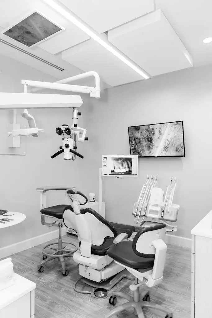 Advanced Endodontics of Wellington - Professional dental clinic exterior with modern facilities