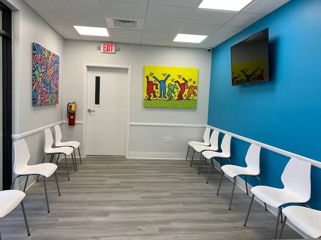 Lake Worth Pediatric Dentistry - Professional dental clinic exterior with modern facilities