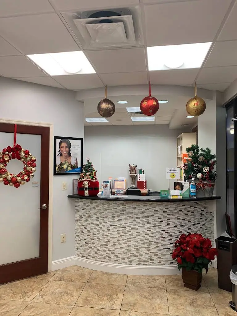 Miguel Ferrer DDS PA - Professional dental clinic exterior with modern facilities
