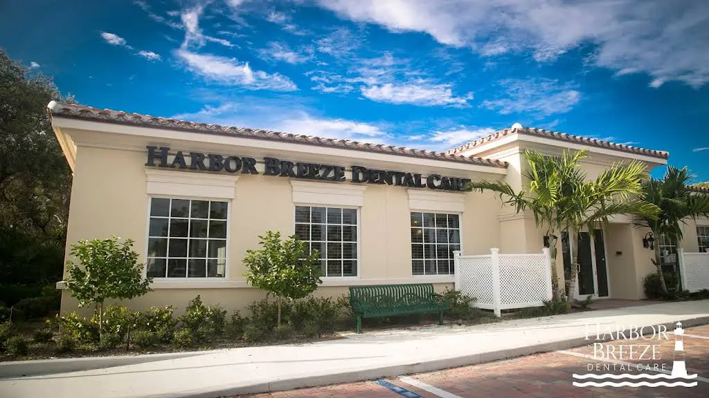 Harbor Breeze Dental Care - Professional dental clinic exterior with modern facilities