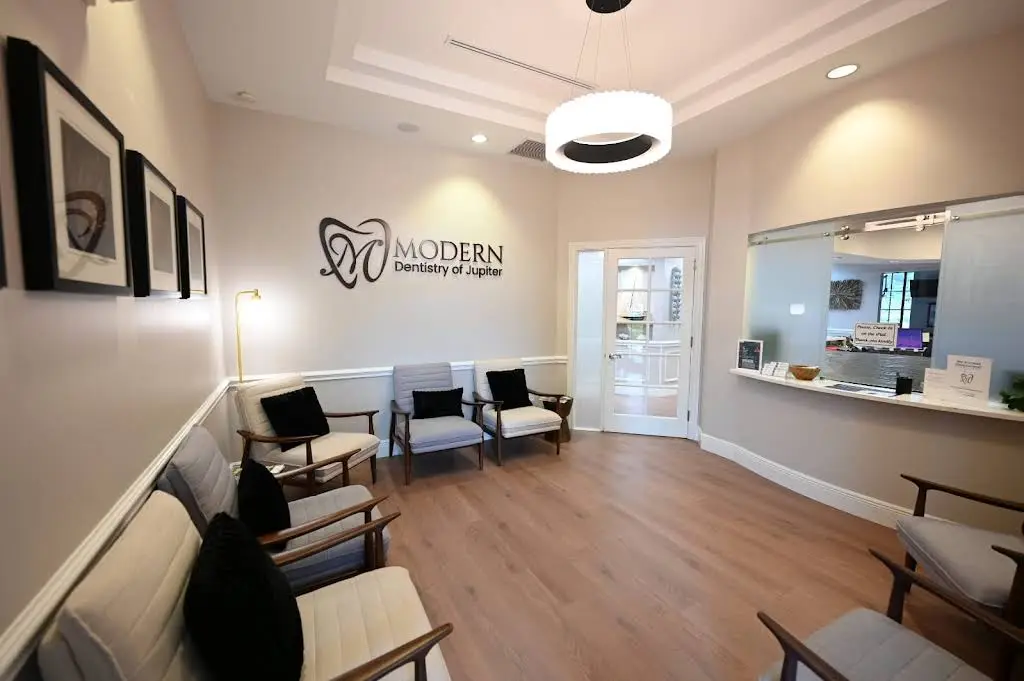 Modern Dentistry of Jupiter - Professional dental clinic exterior with modern facilities