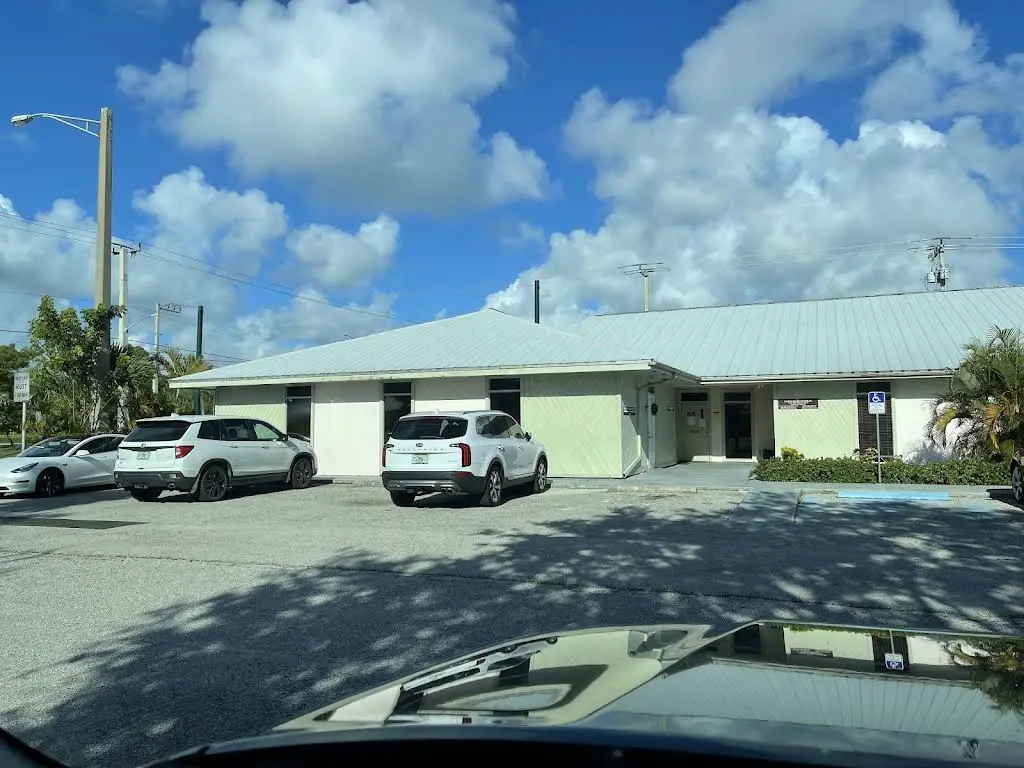 Vincent Mcclane, DMD PA - Professional dental clinic exterior with modern facilities