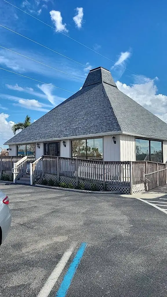 Cape Coral Dentistry - Professional dental clinic exterior with modern facilities