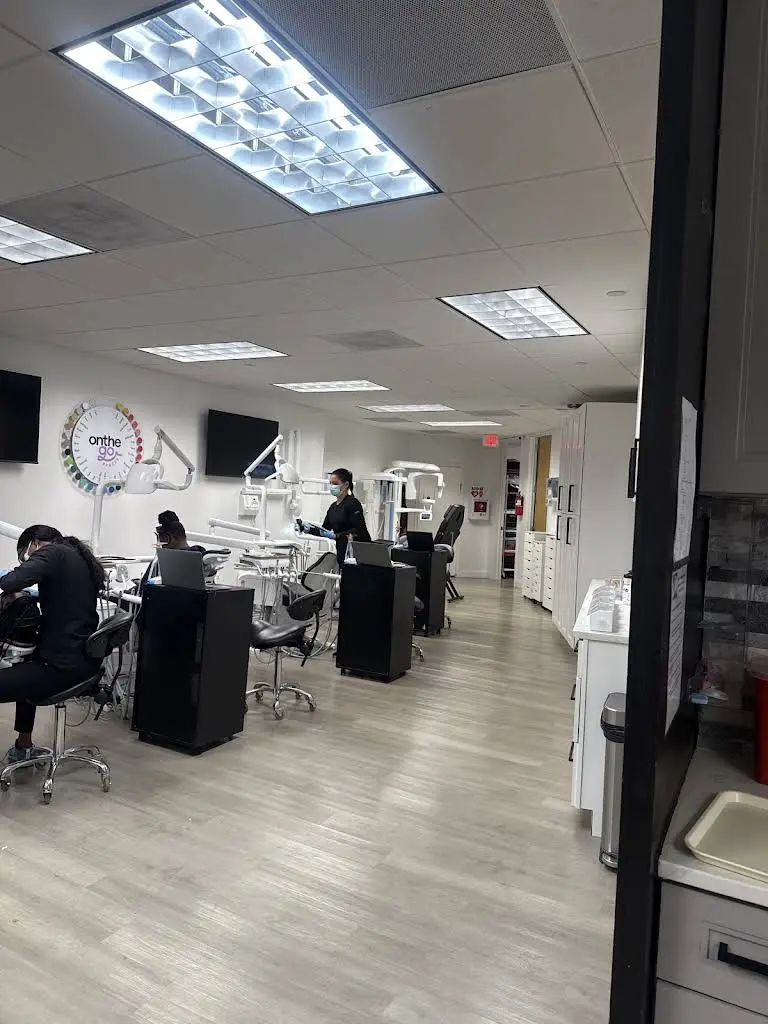 On the Go Braces - Professional dental clinic exterior with modern facilities