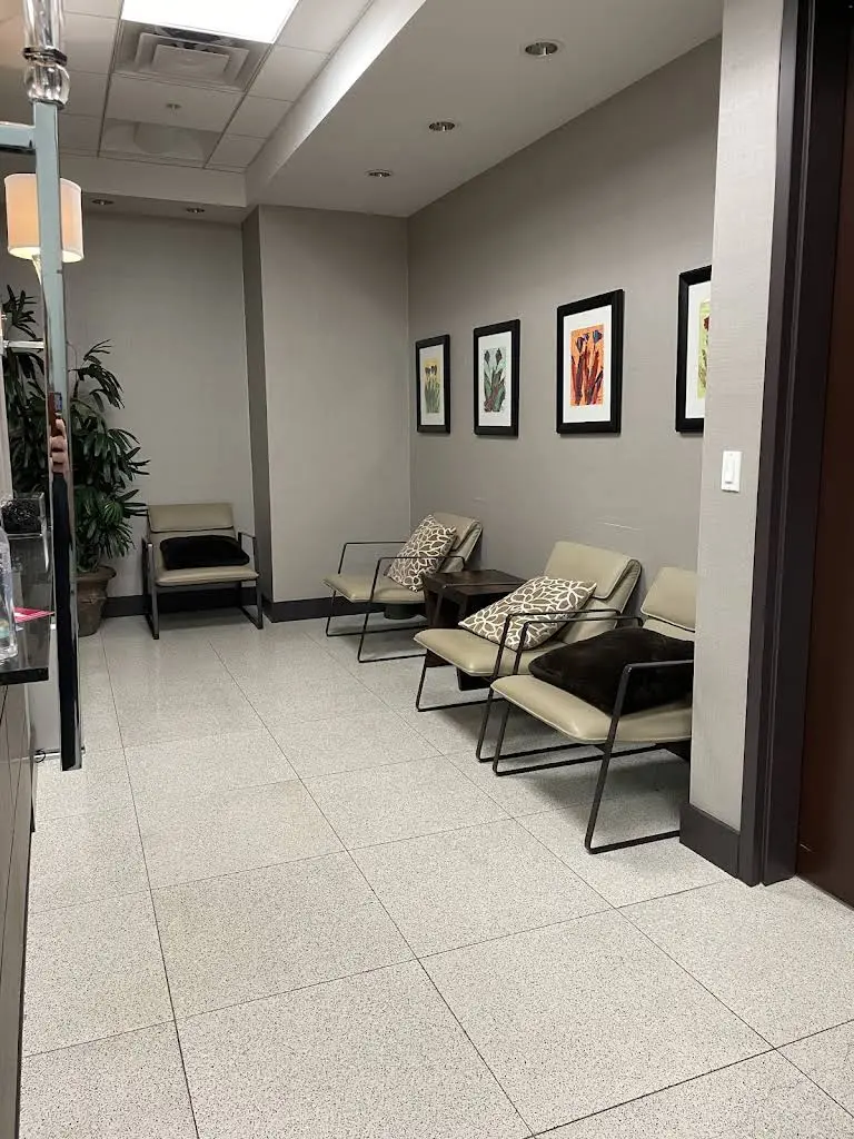 Scott Rosenberg DMD - Professional dental clinic exterior with modern facilities