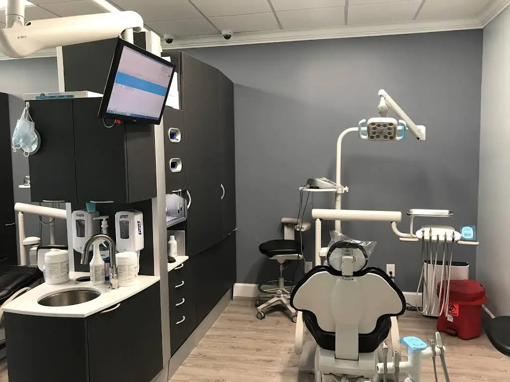 Island Paradise Dental - Professional dental clinic exterior with modern facilities