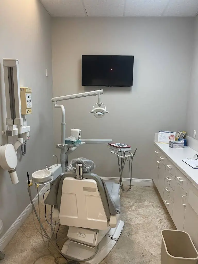 Dental Team of Boynton Beach - Professional dental clinic exterior with modern facilities