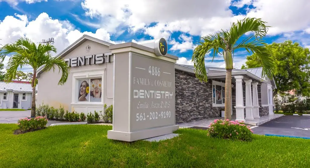 Isaza Family Dentistry - Professional dental clinic exterior with modern facilities