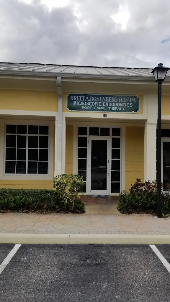 Rosenberg Endodontics - Professional dental clinic exterior with modern facilities