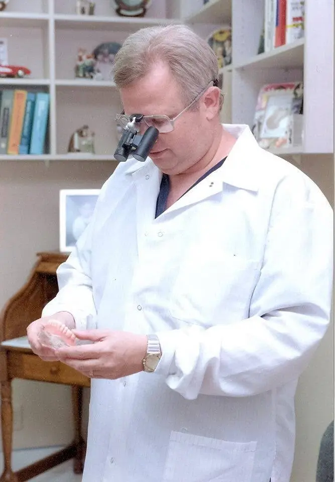 The Cosmetic Dentist - Professional dental clinic exterior with modern facilities