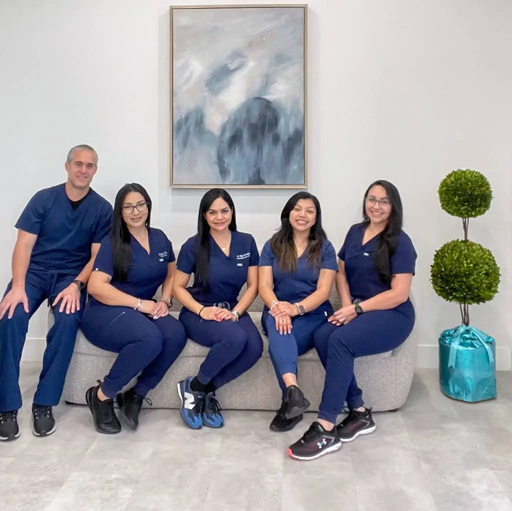 Jade Dental Palm Beach - Professional dental clinic exterior with modern facilities