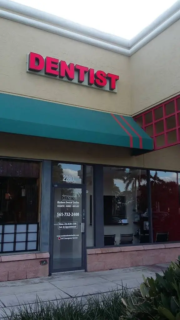 Modern Dental Smiles