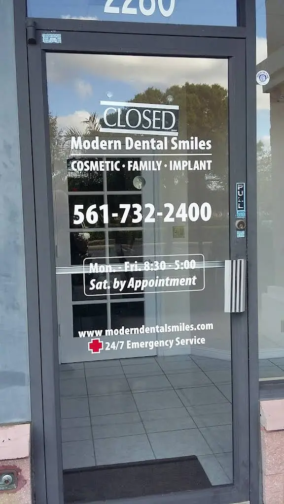 Modern Dental Smiles