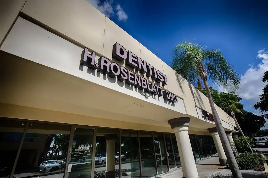 Hugh B Rosenblatt, DMD, PA - Boynton Beach Family Dentistry - Professional dental clinic exterior with modern facilities