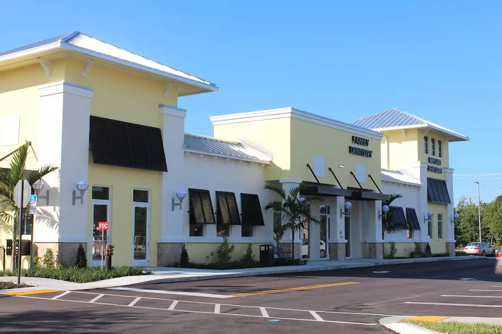 Begnoche, Tumminia, & Aliapoulios Cosmetic & Family Dentistry - Professional dental clinic exterior with modern facilities