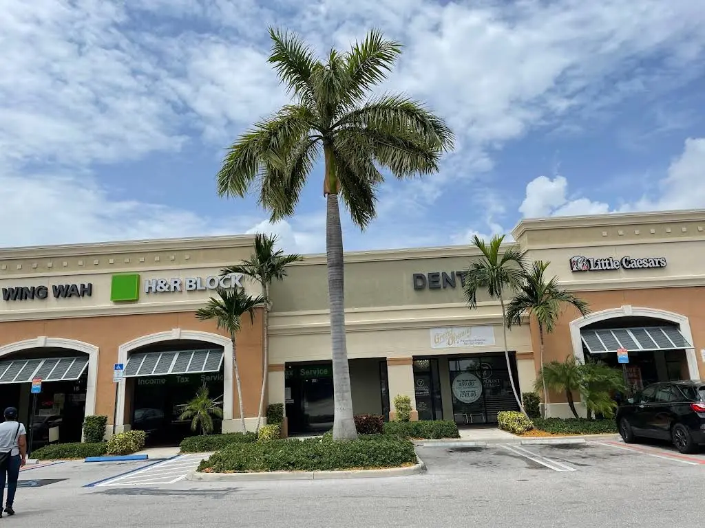 Boynton Plaza Dentistry - Professional dental clinic exterior with modern facilities