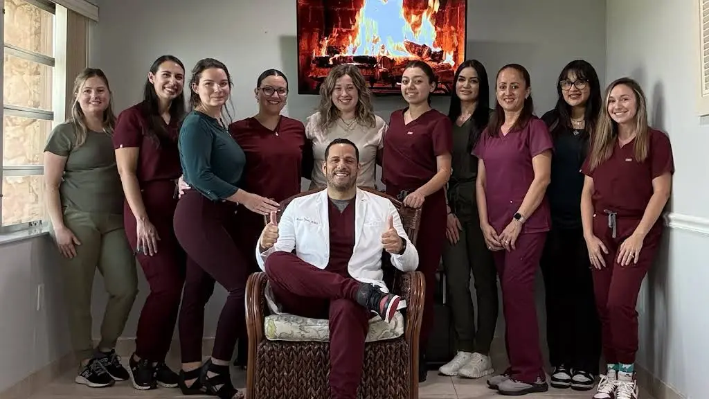 Fort Pierce Smiles - Professional dental clinic exterior with modern facilities