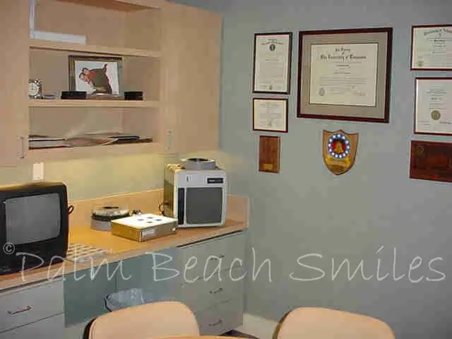 Palm Beach Smiles: Michael I. Barr, DDS
