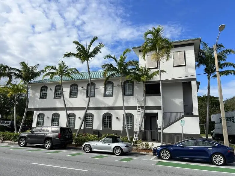Boynton Beach Dentistry - Professional dental clinic exterior with modern facilities