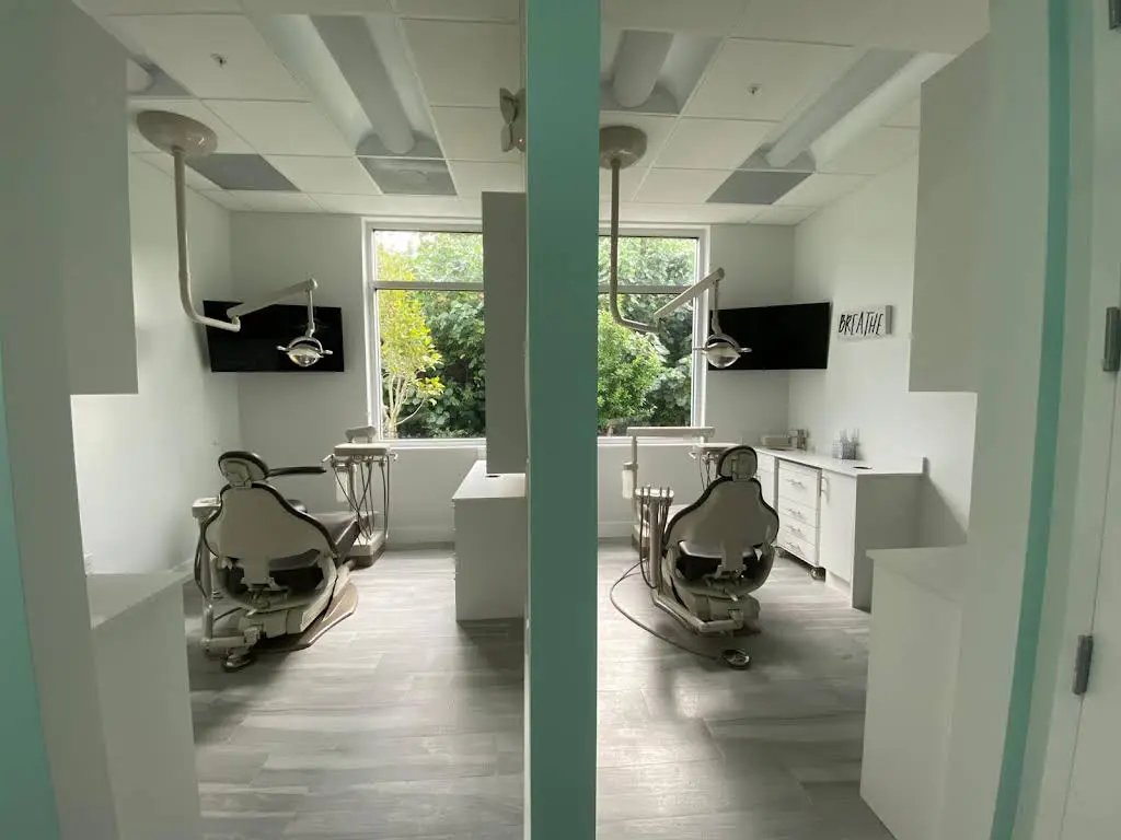 Flora Dental