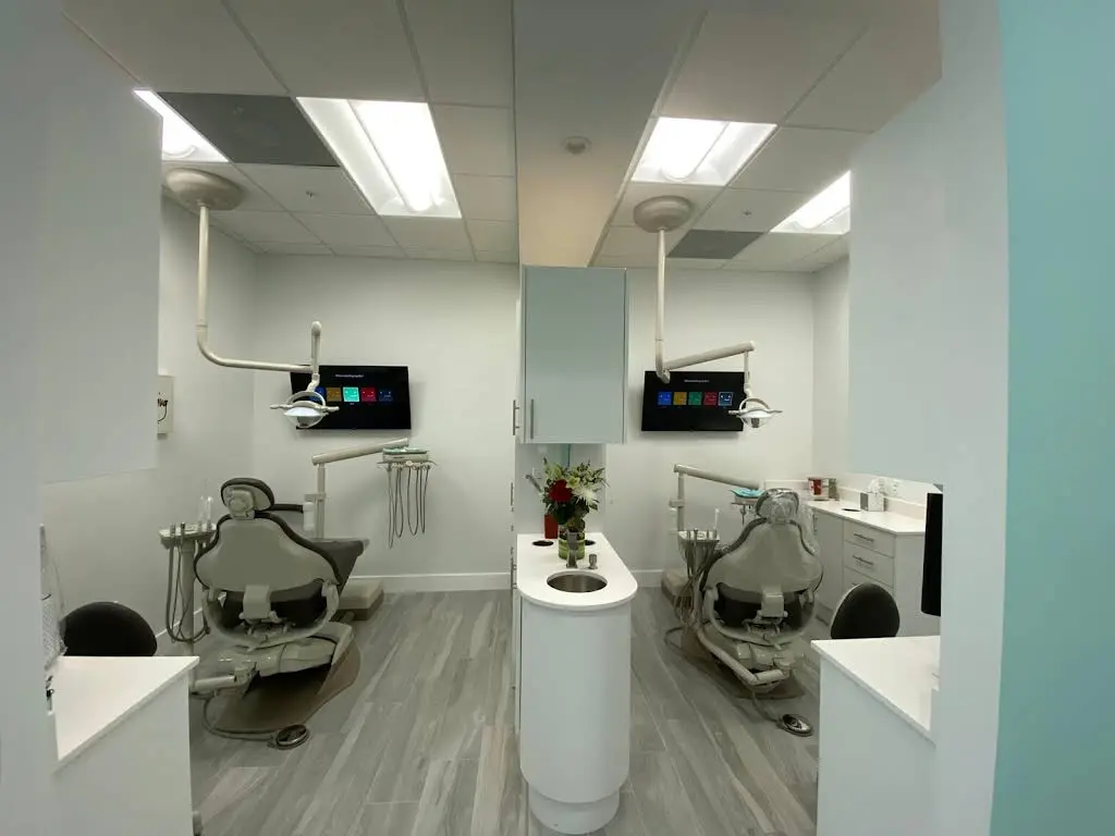 Flora Dental
