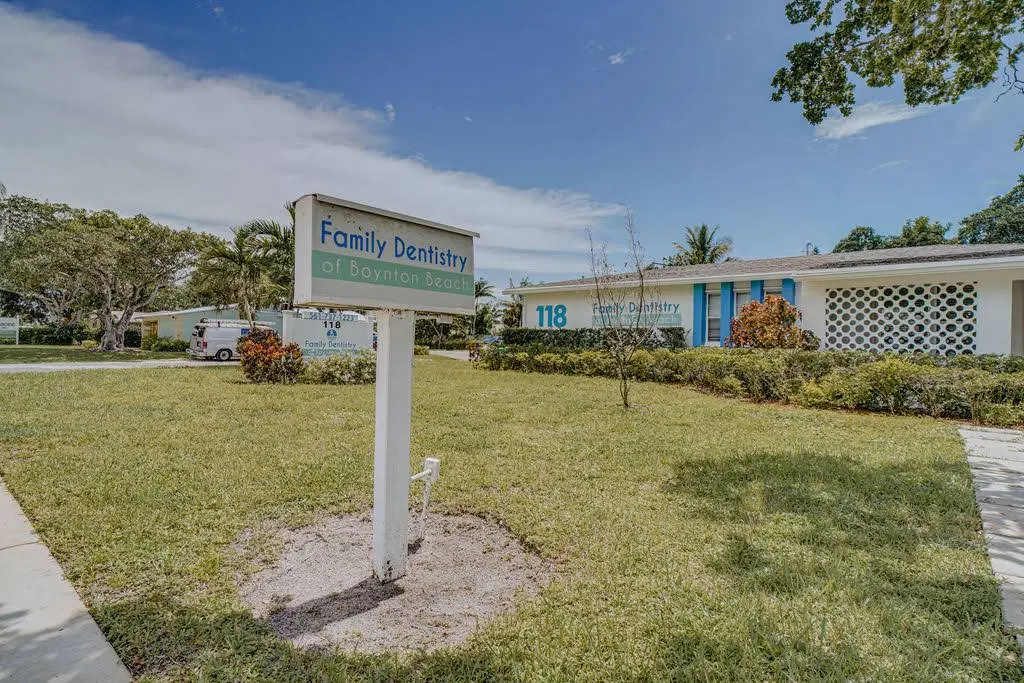 Family Dentistry of Boynton Beach - Professional dental clinic exterior with modern facilities