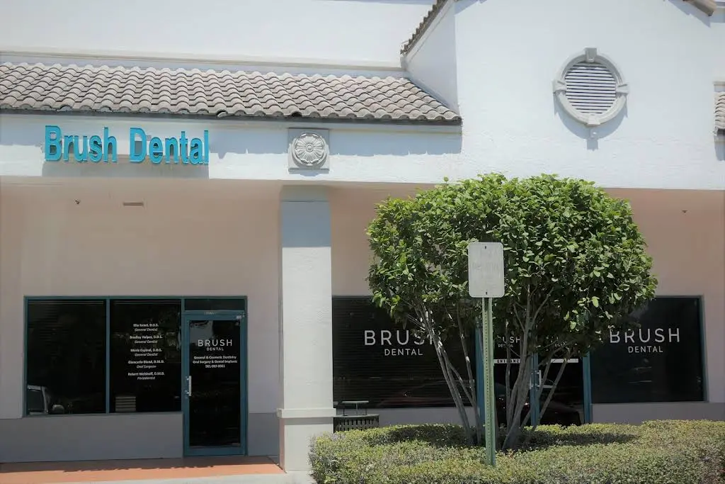 BRUSH Dental - Boca Raton - Professional dental clinic exterior with modern facilities