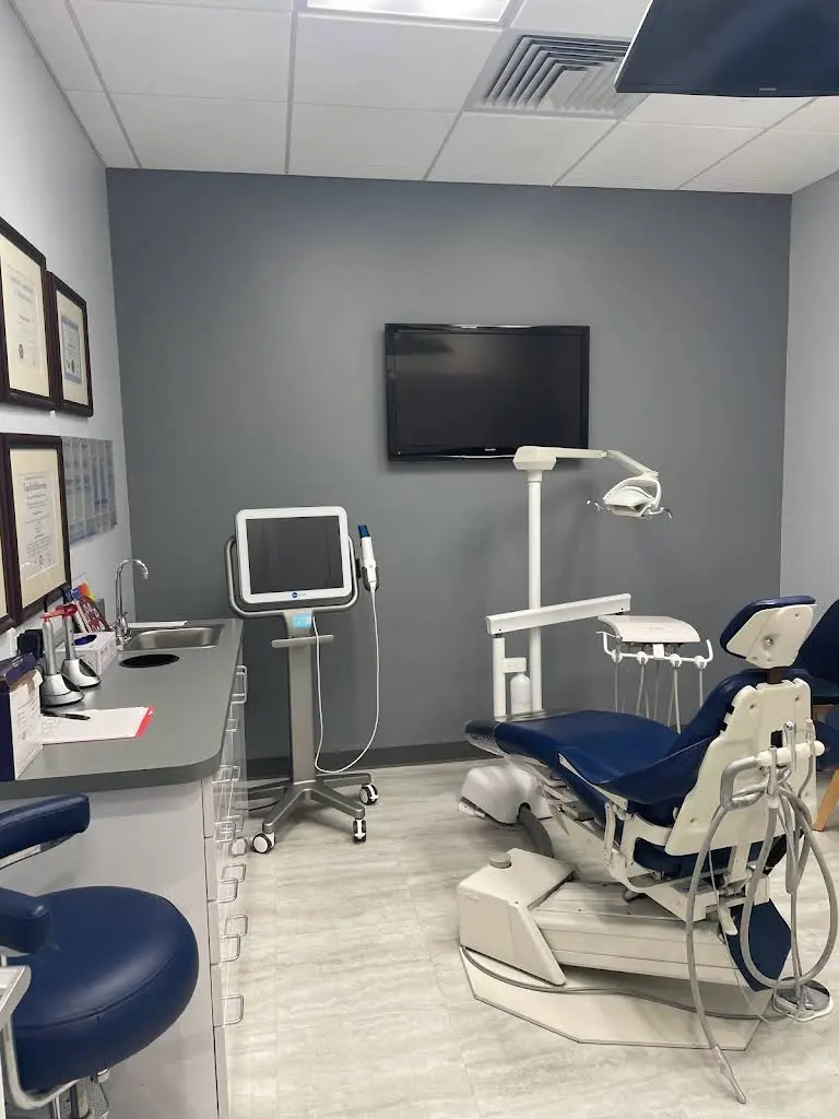 SmileWorks Orthodontics - Professional dental clinic exterior with modern facilities