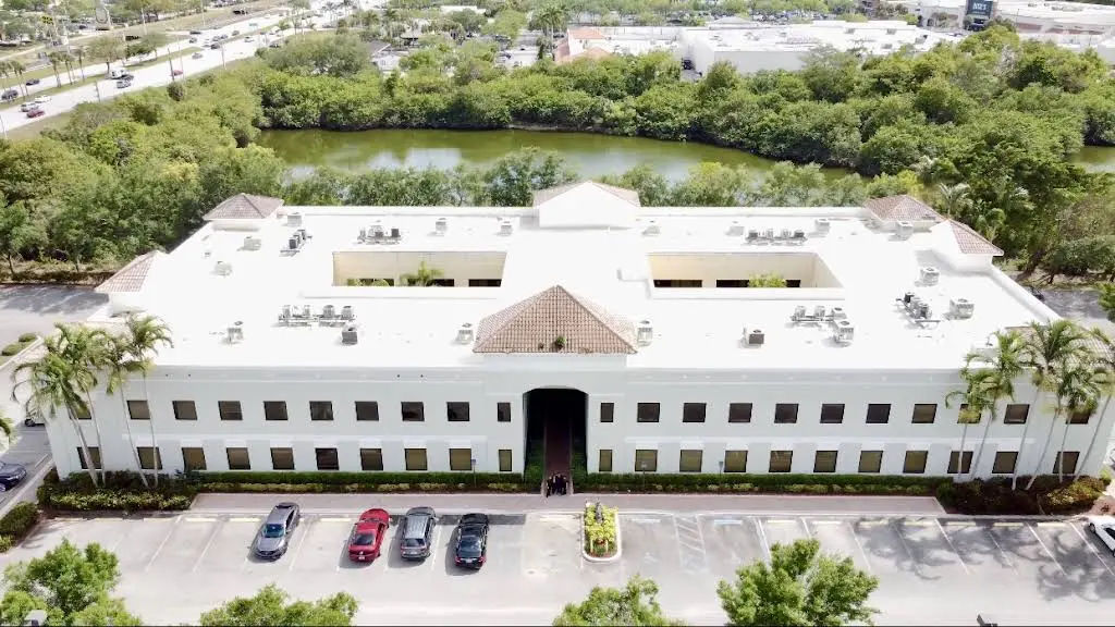 Boca Raton Mission Bay Dentistry: Dennis Sierra, DMD - Professional dental clinic exterior with modern facilities