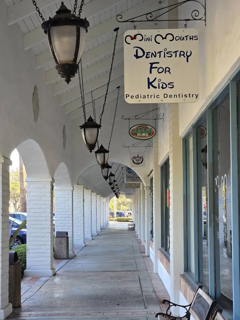 Mini Mouths Dentistry for Kids