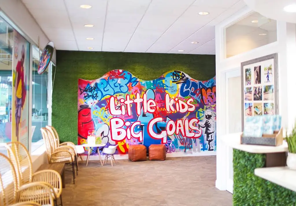 Kids United Pediatric Dentistry - Professional dental clinic exterior with modern facilities