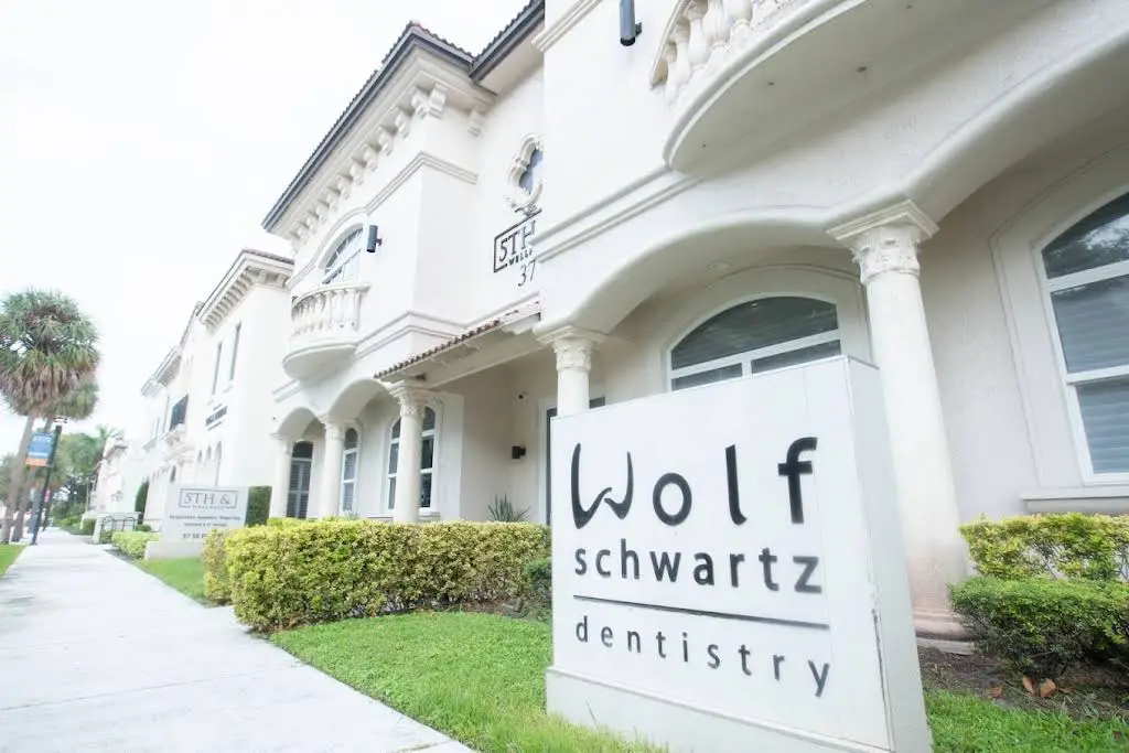 Schwartz Dentistry - Professional dental clinic exterior with modern facilities