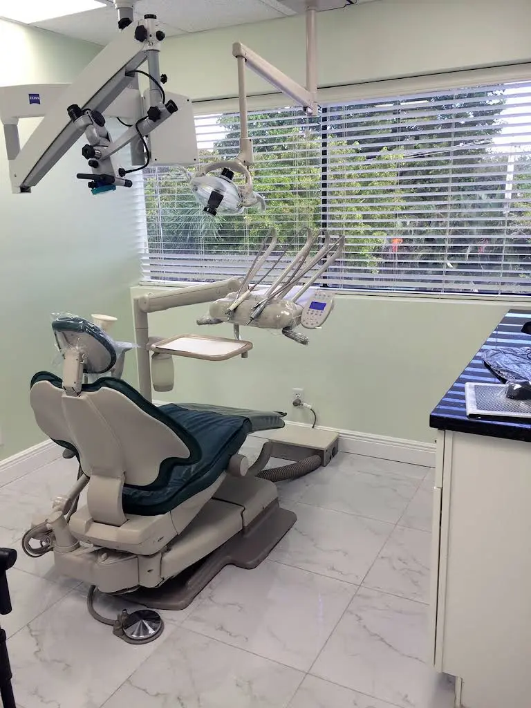 Dr. Glen Mitchell Endodontics / Tooth Savers - Professional dental clinic exterior with modern facilities