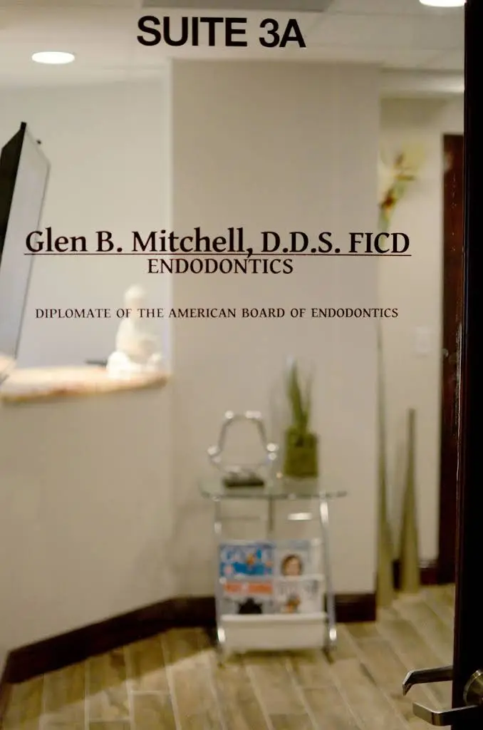 Dr. Glen Mitchell Endodontics / Tooth Savers