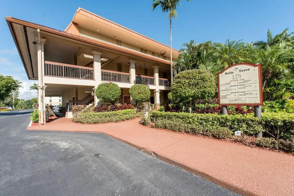 Dental Esthetics of Boca Raton - Professional dental clinic exterior with modern facilities