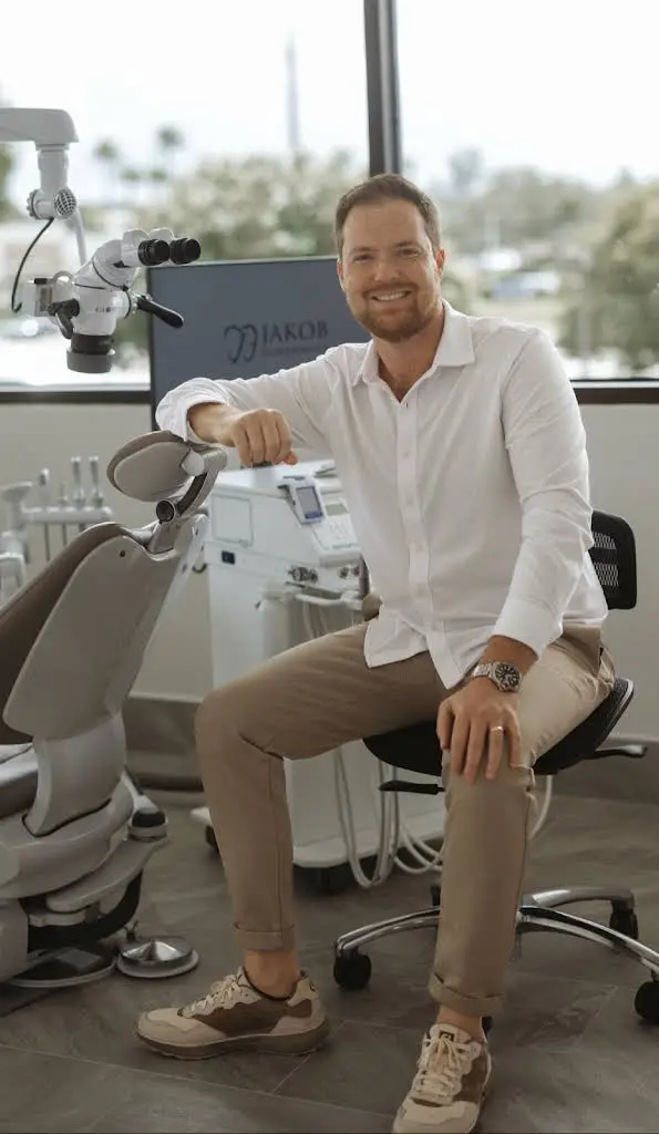 Jakob Endodontics - Professional dental clinic exterior with modern facilities
