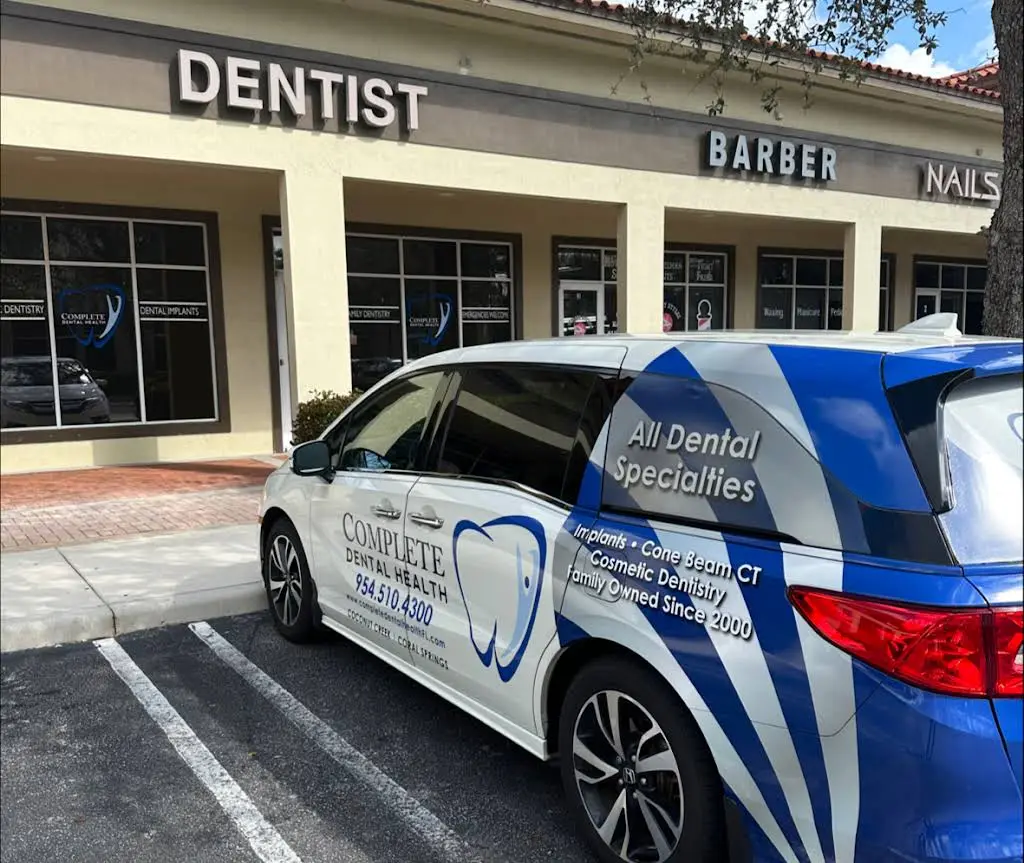 Complete Dental Health - Coral Springs - Professional dental clinic exterior with modern facilities