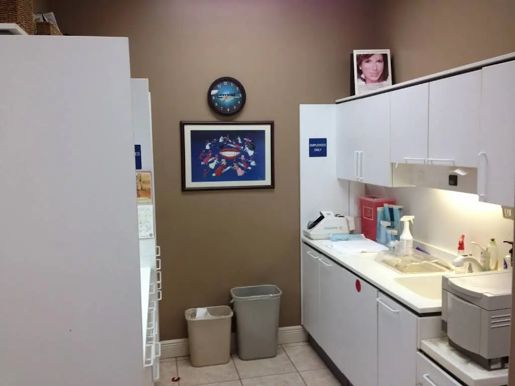 Drubi Dental - Professional dental clinic exterior with modern facilities