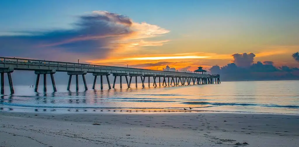 Dental Care of Deerfield Beach - Professional dental clinic exterior with modern facilities
