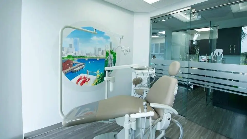 American Pediatric Dental & Orthodontic Group - Coral Springs - Professional dental clinic exterior with modern facilities