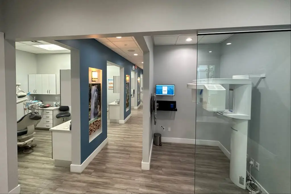 Optimum Dentistry of Coral Springs - Professional dental clinic exterior with modern facilities