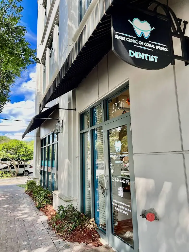 Smile Clinic of Coral Springs Orthodontics - Professional dental clinic exterior with modern facilities