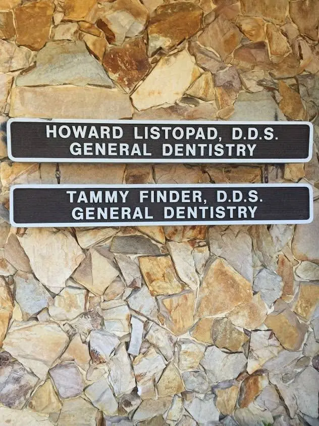 Listopad & Finder DDS