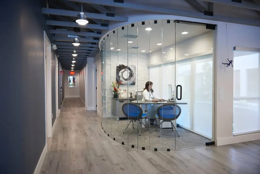 Daysy Pinero DMD PA / Dental Wellness Team - Professional dental clinic exterior with modern facilities