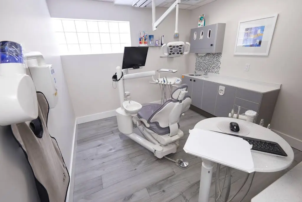 Daysy Pinero DMD PA / Dental Wellness Team