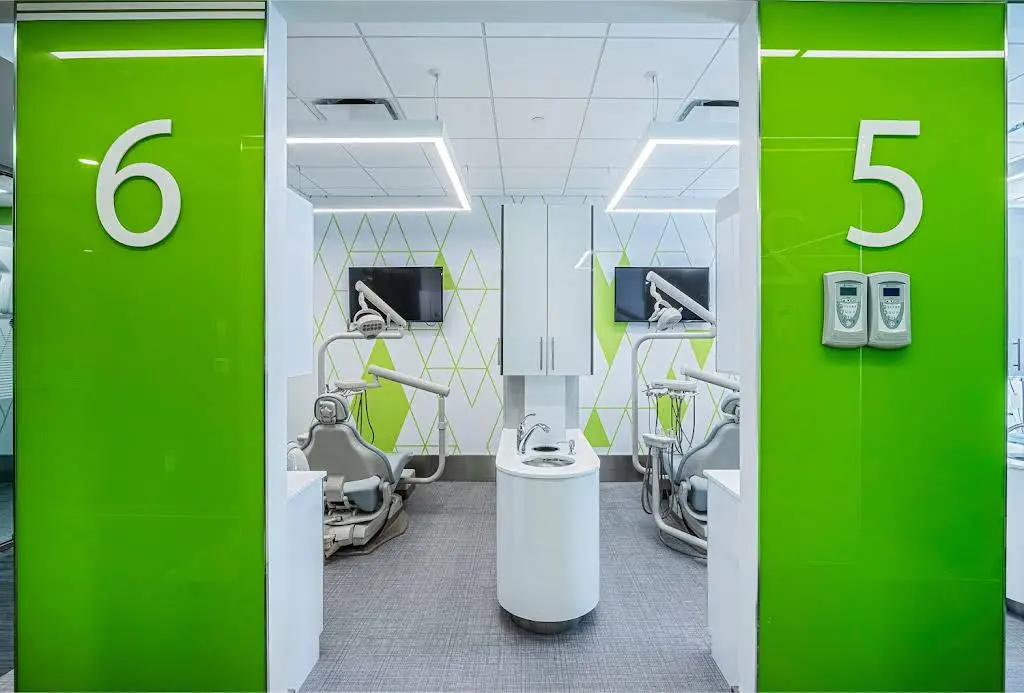 Coral Springs Dental Group - Professional dental clinic exterior with modern facilities