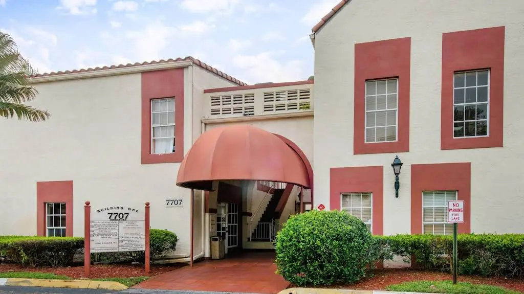 Woodmont Family Dentistry - Professional dental clinic exterior with modern facilities