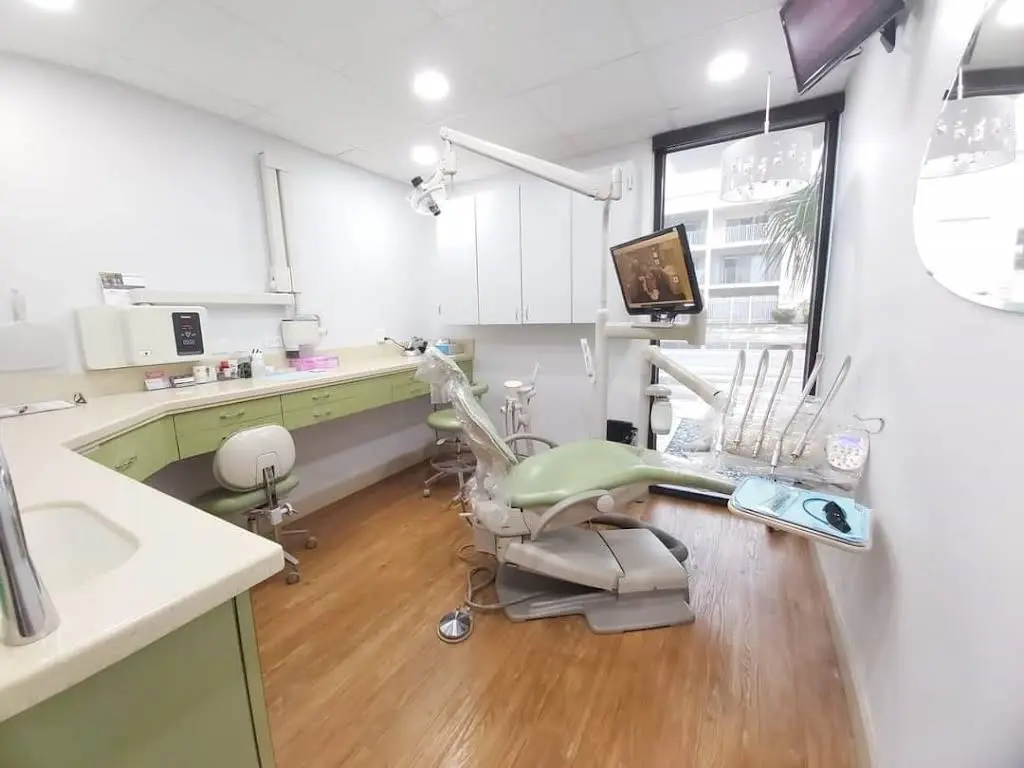 Jaline Boccuzzi, DMD, AAACD, PA / JBDentistry