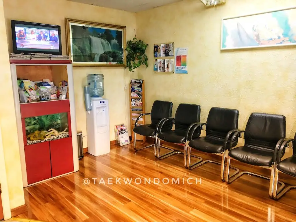 Douglas Easton DDS PA