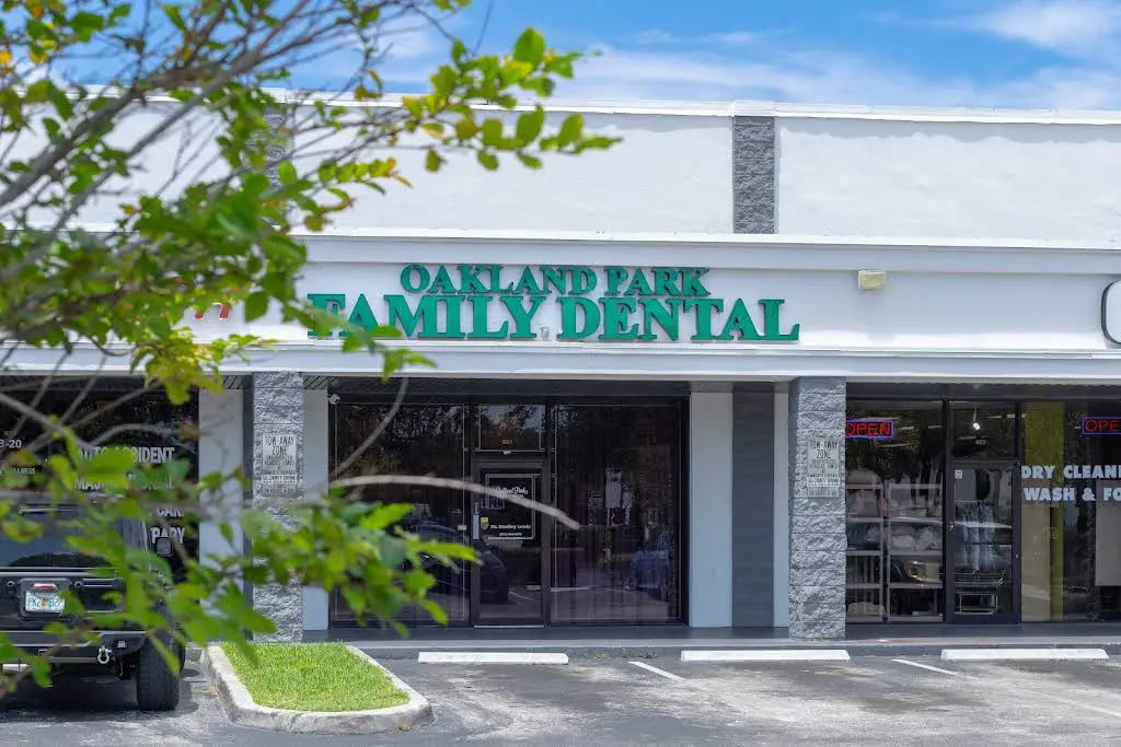 Oakland Park Family Dental - Professional dental clinic exterior with modern facilities